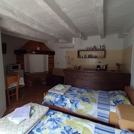 Apartmani Bartulasi Roc Exterior photo